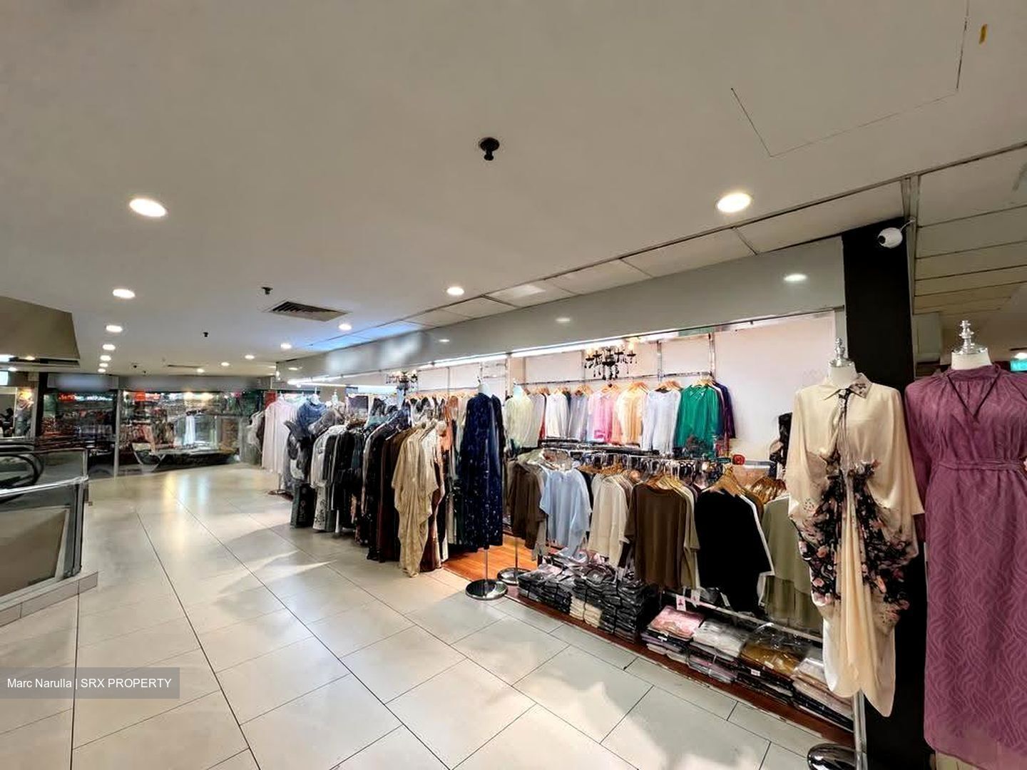 Lucky Plaza (D9), Shop House #623997881